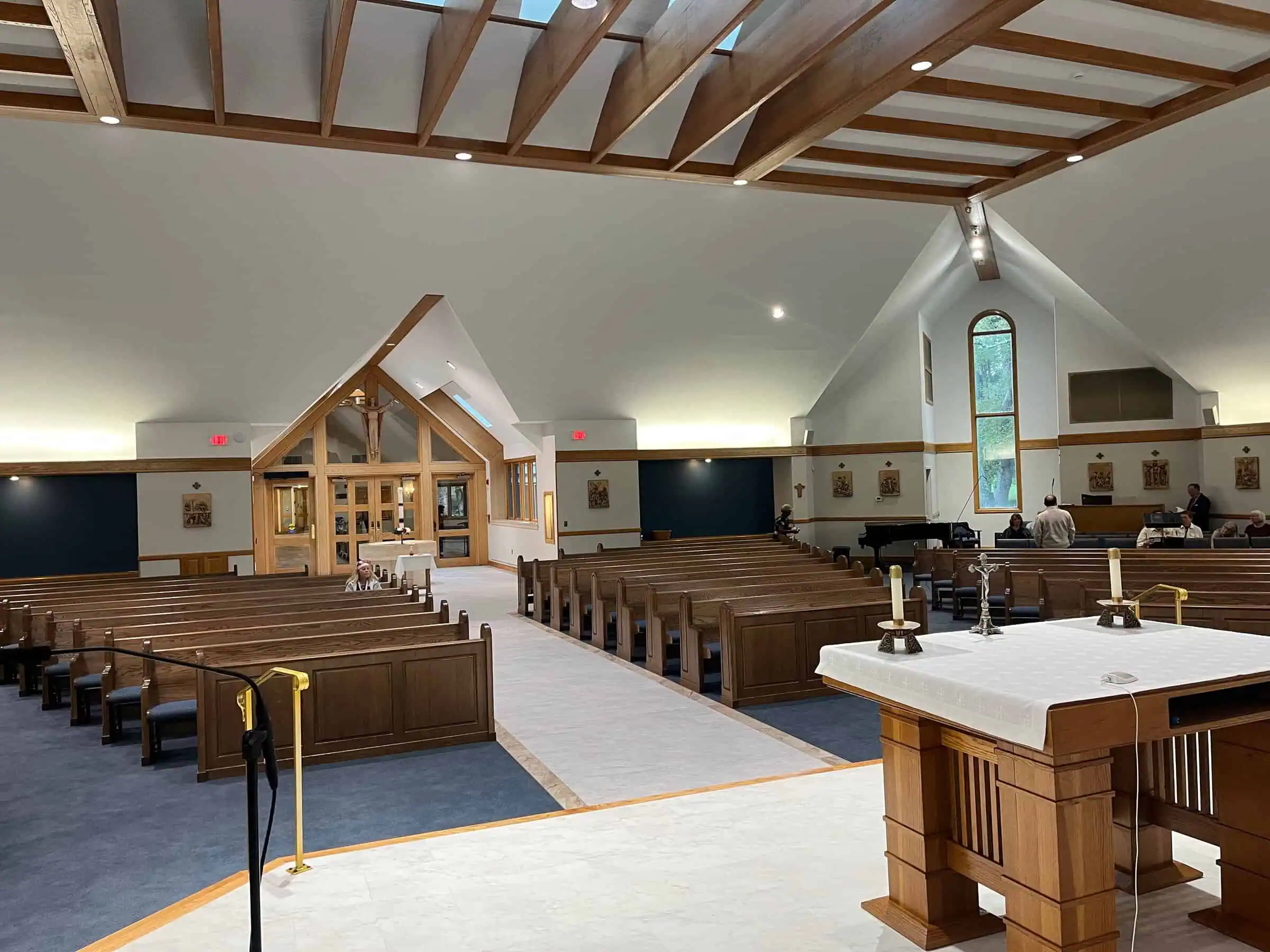 Altar and surrounding furnishings after the renovation